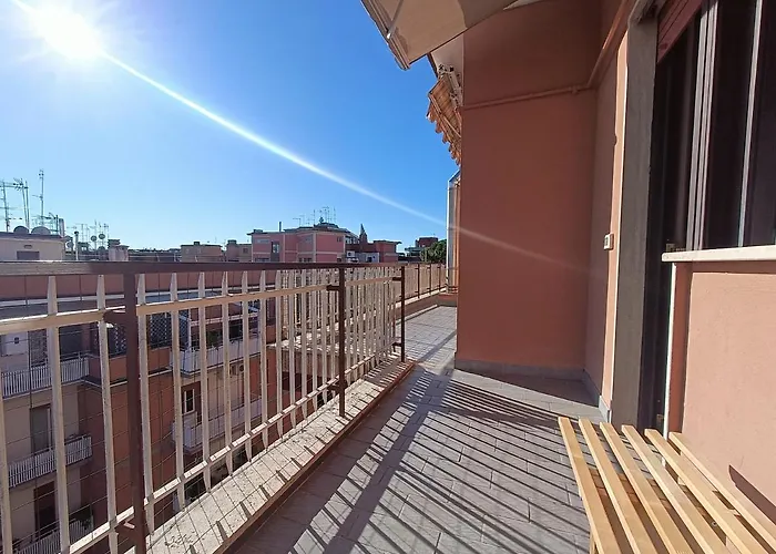 Avellini - Delightful And Spacious With Terrace - Near Metro A Cornelia